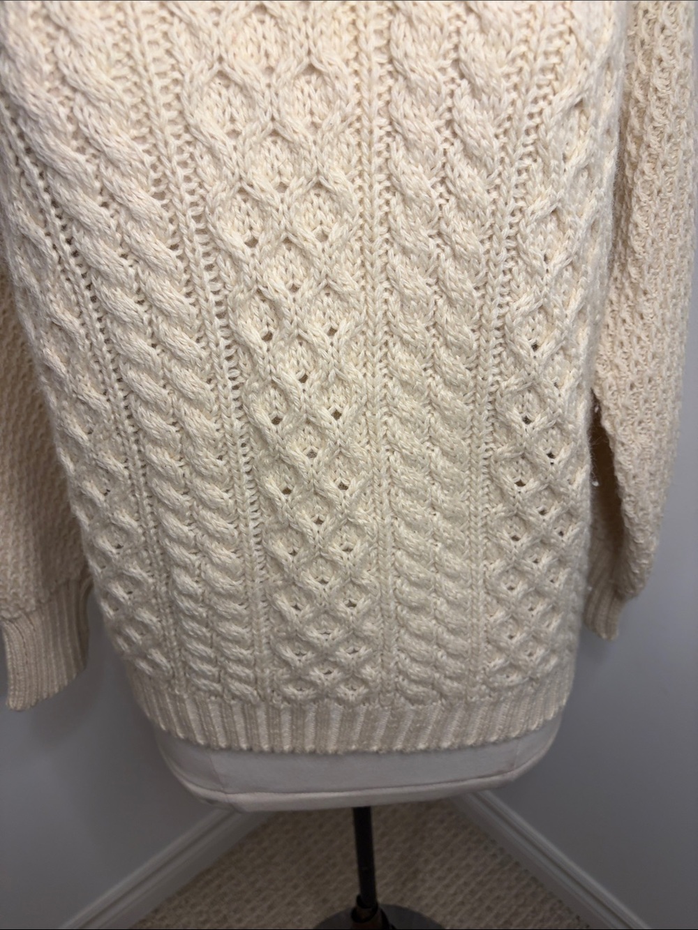Vintage CHEVIOT CRAFTS Scottish Aran Cable Knit Wool Sweater Cream SIZE LARGE - Picture 6 of 13